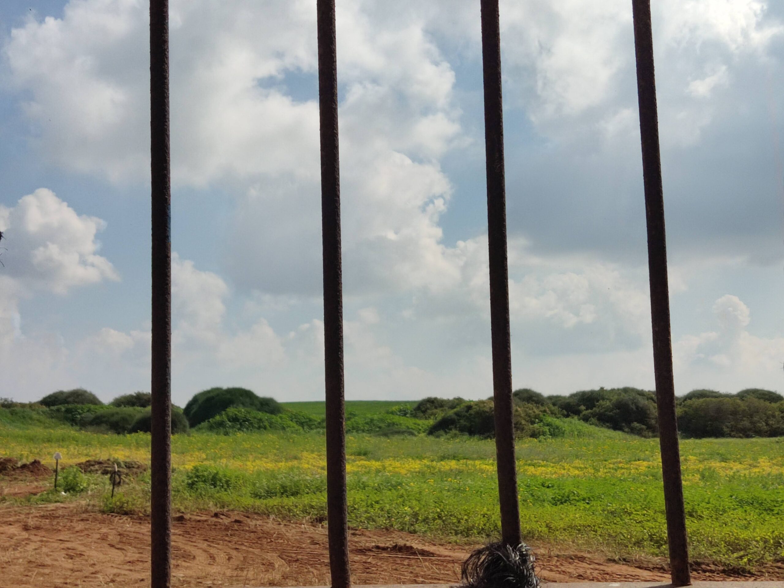 מונולוג עם "הלא חשוב" דרך חֵפֶץ הַ-חֵפֶץ גם הוא בחיים 21.3.23